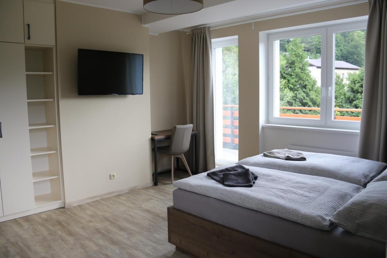 Apartmany Lama ฮราเดซ นาด โมราวิซี ภายนอก รูปภาพ