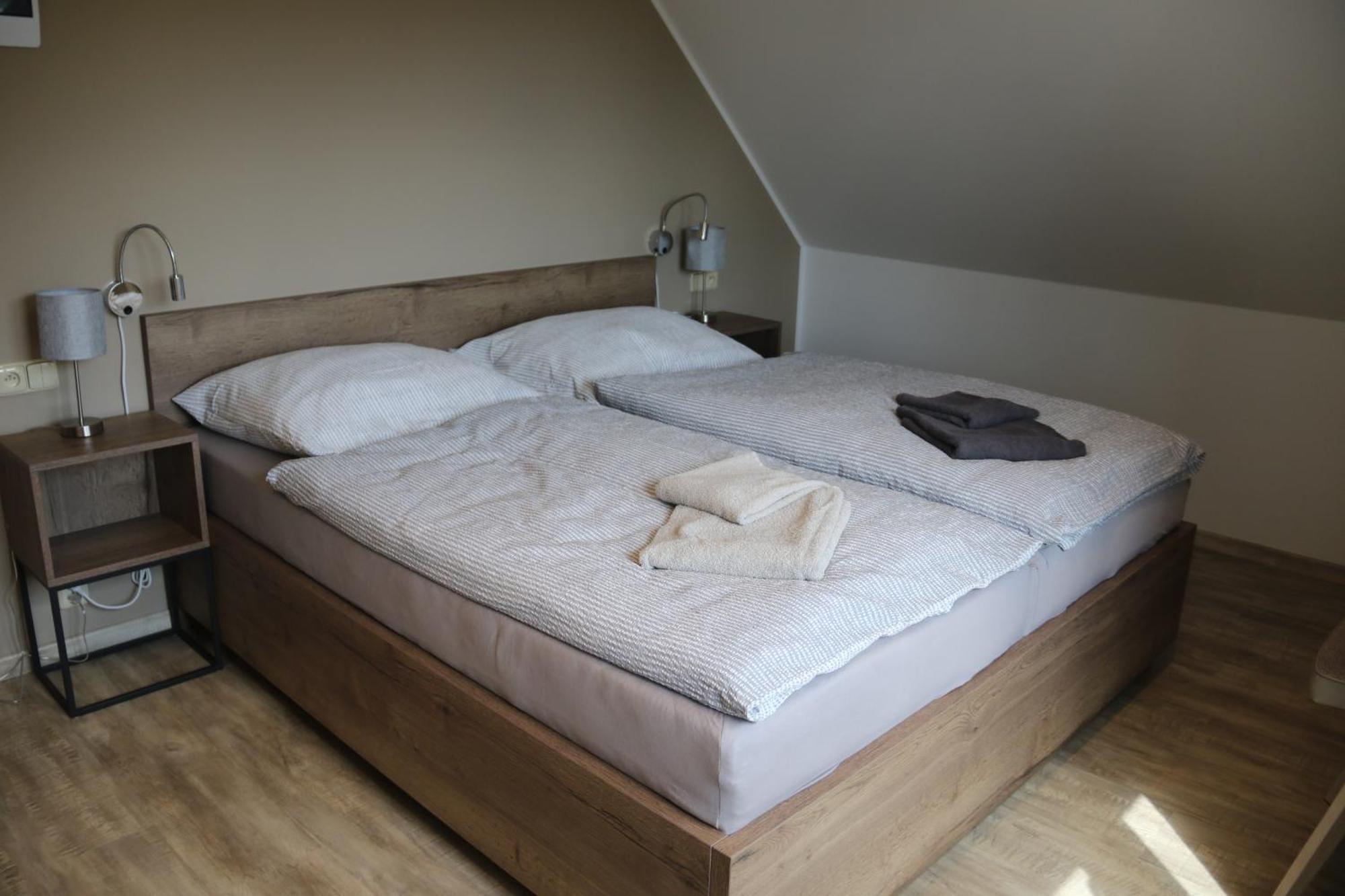 Apartmany Lama ฮราเดซ นาด โมราวิซี ภายนอก รูปภาพ