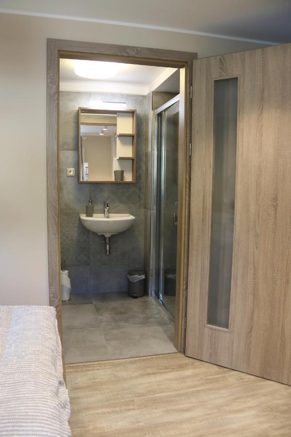 Apartmany Lama ฮราเดซ นาด โมราวิซี ภายนอก รูปภาพ