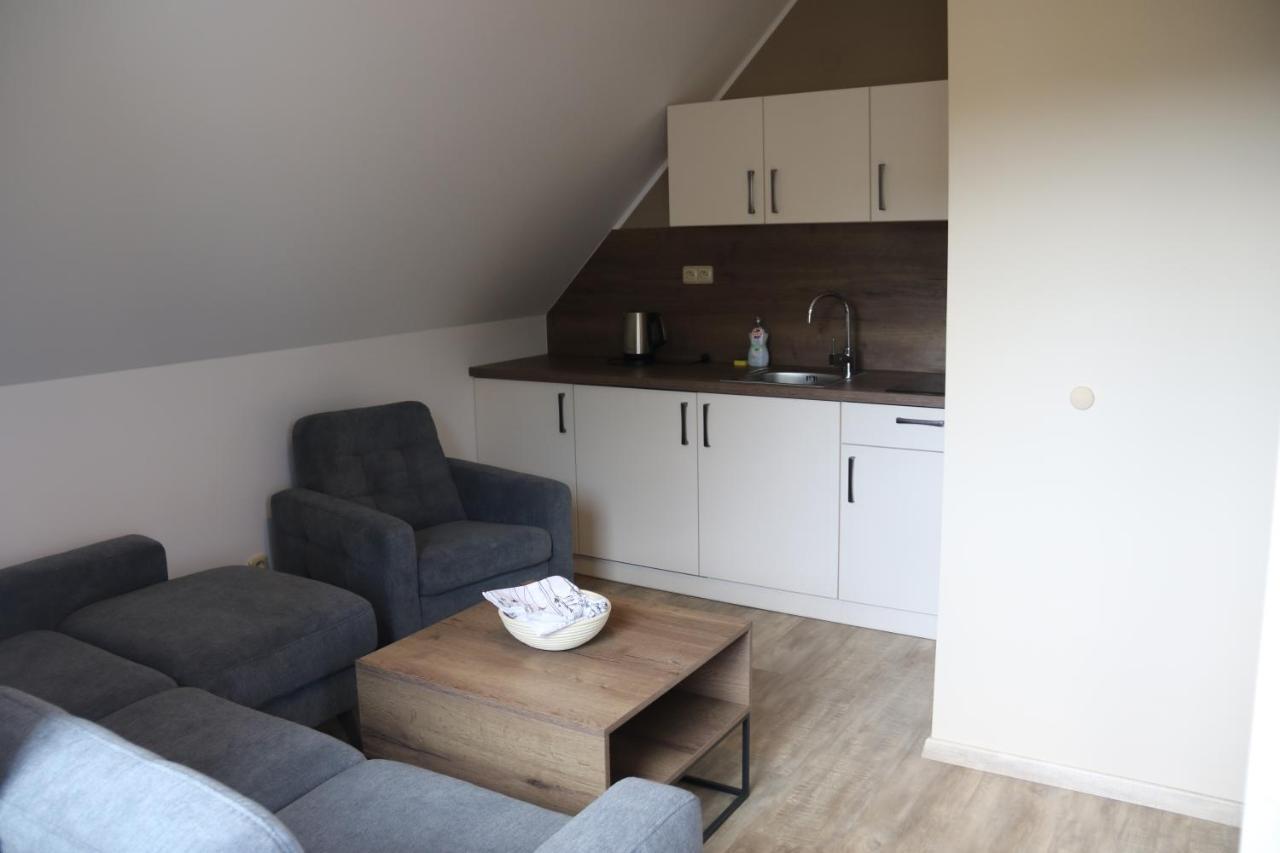 Apartmany Lama ฮราเดซ นาด โมราวิซี ภายนอก รูปภาพ