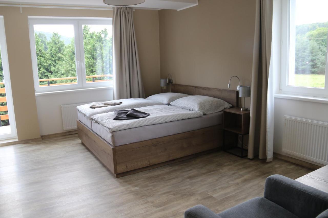 Apartmany Lama ฮราเดซ นาด โมราวิซี ภายนอก รูปภาพ