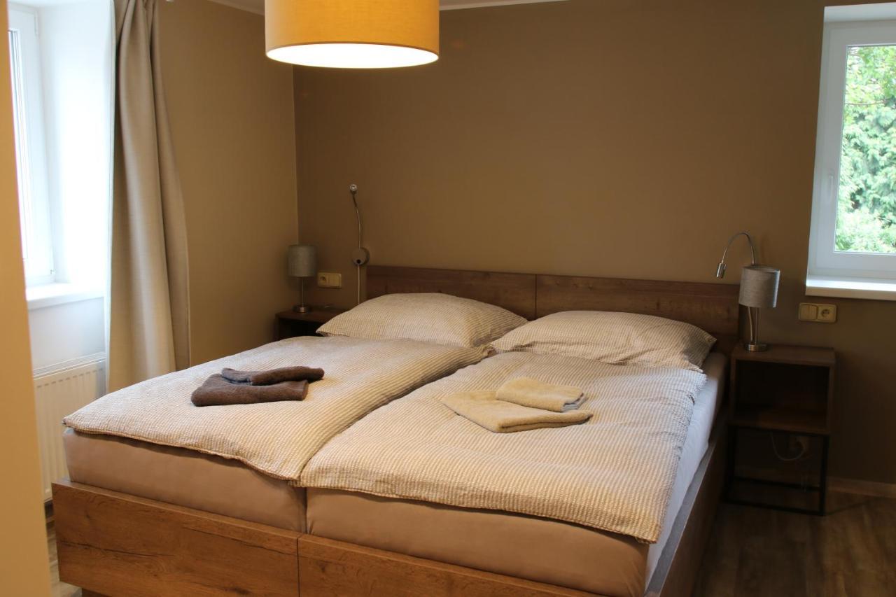 Apartmany Lama ฮราเดซ นาด โมราวิซี ภายนอก รูปภาพ